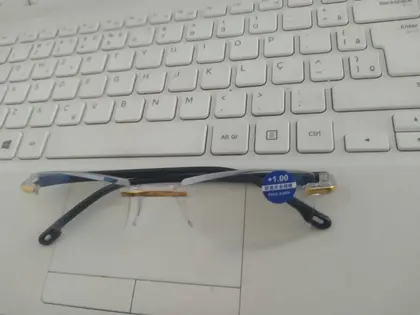Óculos premium em uso
